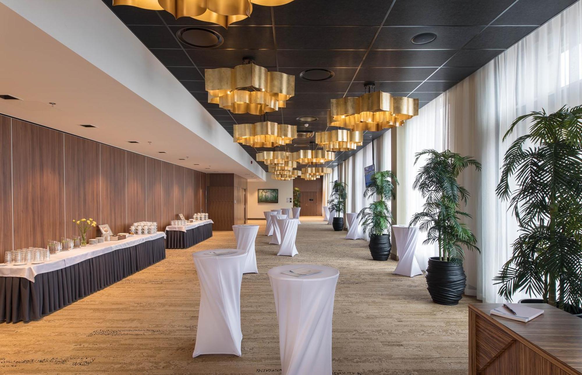 V Spa & Conference Hotel タルトゥ エクステリア 写真